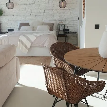 Home2book Luxury Panoramic Sea Views شقة *
